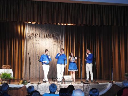 Prireditev Druži naju ples in petje z mednarodno udeležbo 98